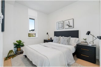 1649 E Broadway in Vancouver, BC - Building Photo - Building Photo