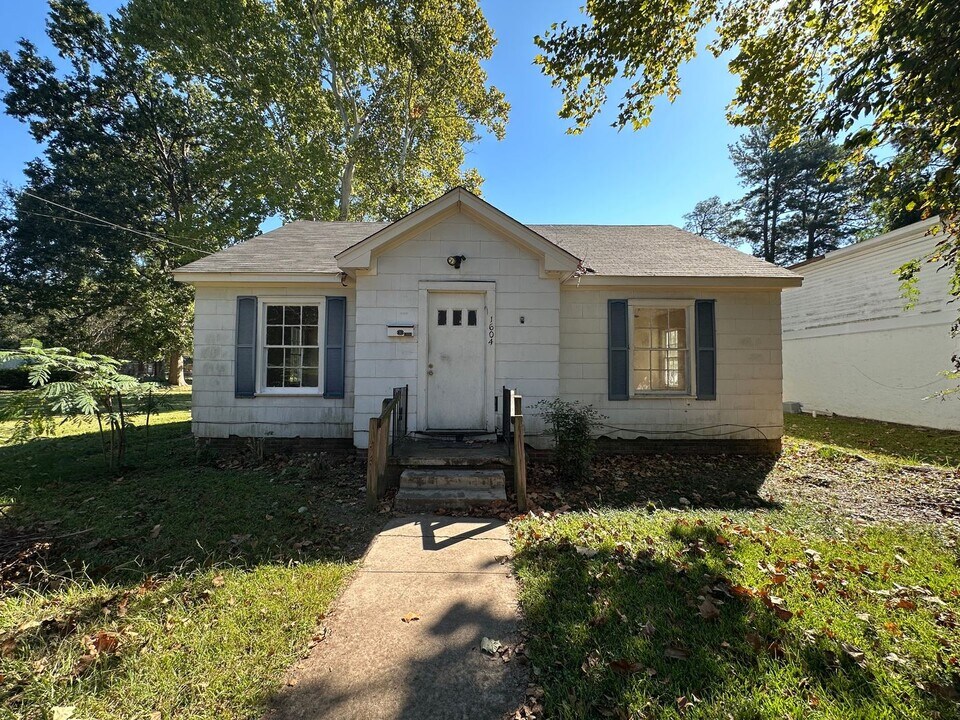 1604 Filhiol Ave in Monroe, LA - Building Photo