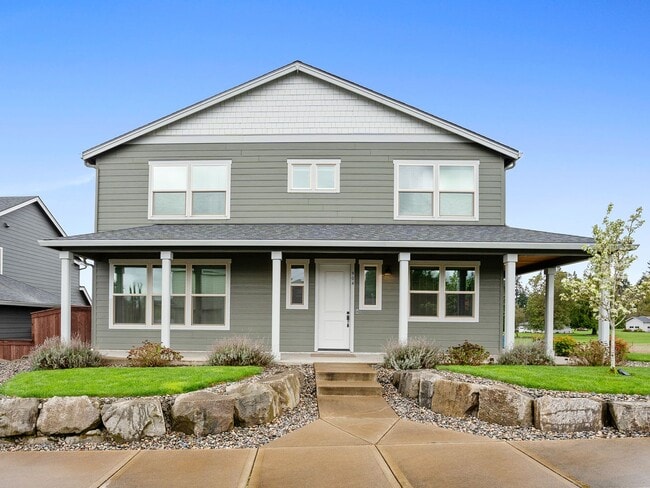 property at 904 E Tanoak Ave