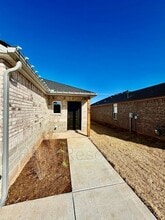 9313 NW 129th St in Yukon, OK - Building Photo - Building Photo