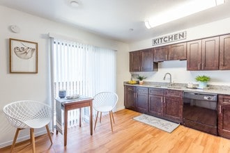 Kingwood Lakes in Kingwood, TX - Foto de edificio - Building Photo