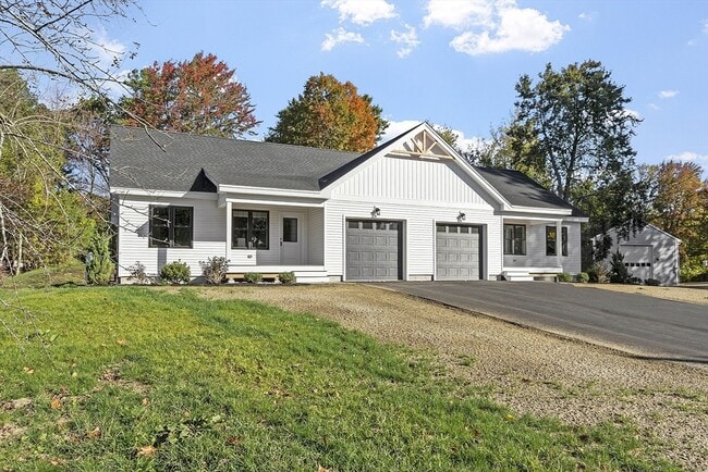 18 Buttonwood Pl in Lunenburg, MA - Building Photo - Building Photo