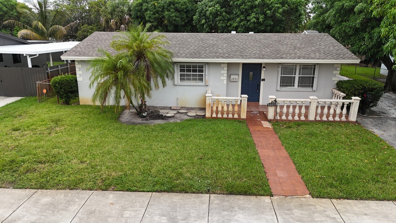 2830 NW 209th Terrace, Unit house in Miami Gardens, FL - Building Photo
