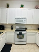 1002 Gran Bahama Blvd in Davenport, FL - Foto de edificio - Building Photo