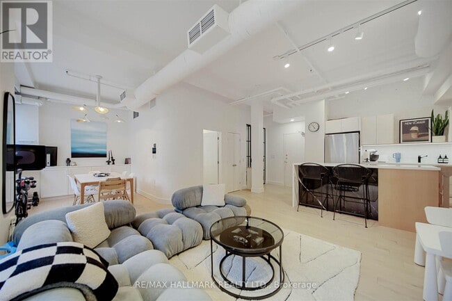 property at 80 R-380 Sherbourne St
