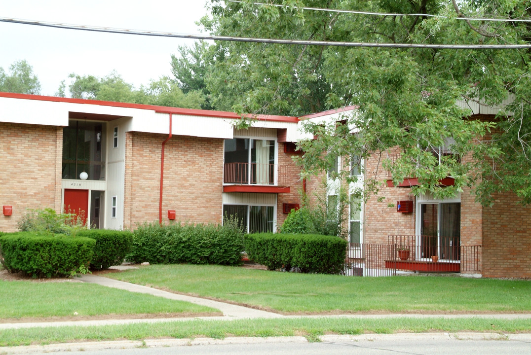 Regency Apartments in Royal Oak, MI - Building Photo