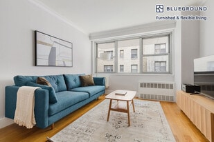 50 W 97th St in New York, NY - Building Photo