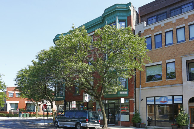 701-703 W Willow St in Chicago, IL - Foto de edificio - Building Photo