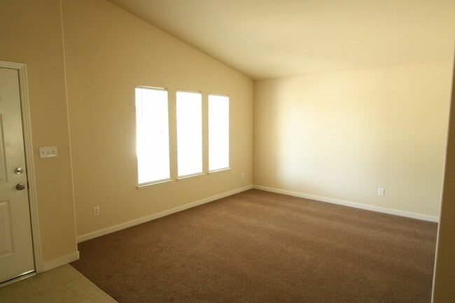 property at 5514 W Norwich Ave