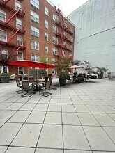 25 W 13th St in New York, NY - Building Photo - Building Photo