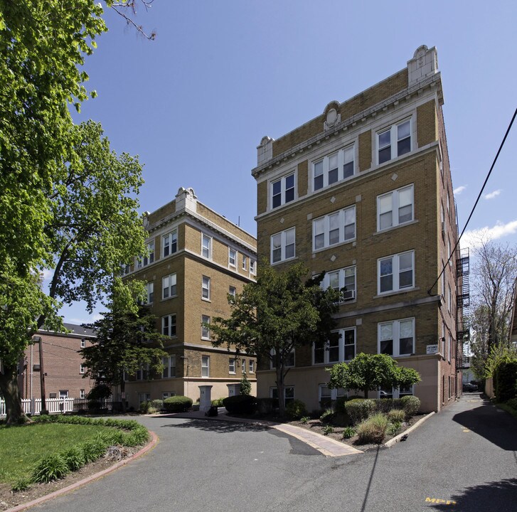 73-75 Grove Street Apartments in Montclair, NJ - Building Photo