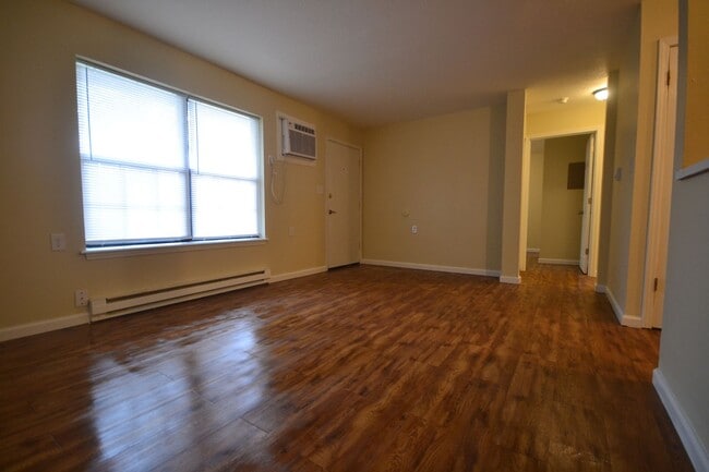 912 N Walnut Ave in Republic, MO - Building Photo - Building Photo