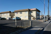 4500 E Lake Mead Blvd in Las Vegas, NV - Building Photo - Building Photo