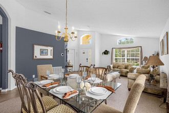 201 Hideaway Beach Ln in Kissimmee, FL - Building Photo - Building Photo