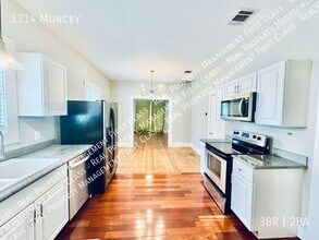 1314 Muncey St in San Antonio, TX - Building Photo - Building Photo