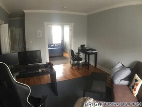 1641 Commonwealth Ave in Boston, MA - Building Photo - Building Photo
