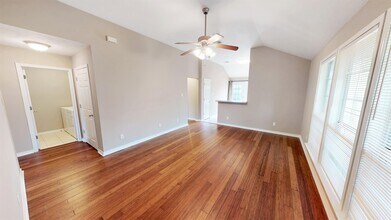 1124 Carolina St in College Station, TX - Building Photo - Building Photo