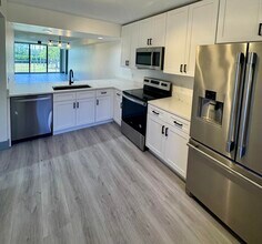 2761 Village Blvd in West Palm Beach, FL - Building Photo - Building Photo