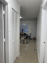 120 NW 10th Ave in Miami, FL - Building Photo
