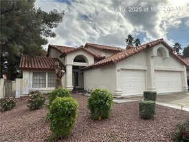 398 Decareo Ct in Henderson, NV - Building Photo