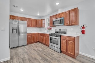 4 1st St in Elizabeth, NJ - Building Photo - Building Photo