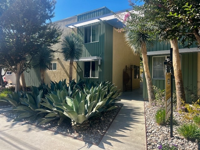 1241 Boynton St in Glendale, CA - Building Photo