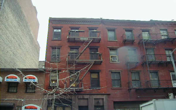 153 W 18th St in New York, NY - Building Photo - Building Photo