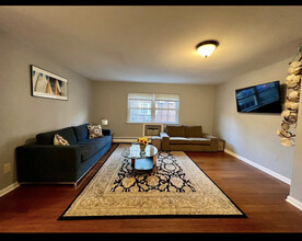394 Courtland Ave, Unit 394 courtland in Stamford, CT - Building Photo - Building Photo