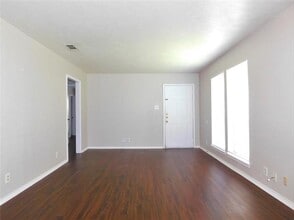 3305 Gardenview Cir in Denton, TX - Building Photo - Building Photo