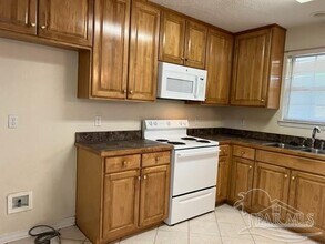 1474 College Pkwy in Gulf Breeze, FL - Building Photo - Building Photo