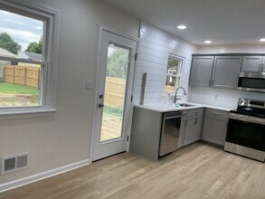 9502 Doewood Ln in Louisville, KY - Building Photo - Building Photo