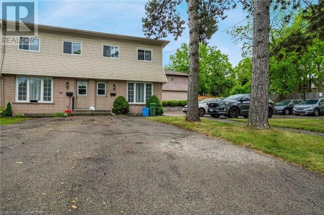 117 Bonaventure Dr in Hamilton, ON - Building Photo - Building Photo