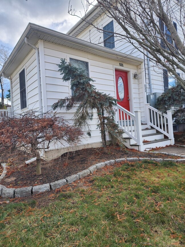 property at 533 Main St