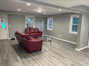 220 Drumcliff Ct in Tyrone, GA - Foto de edificio - Building Photo