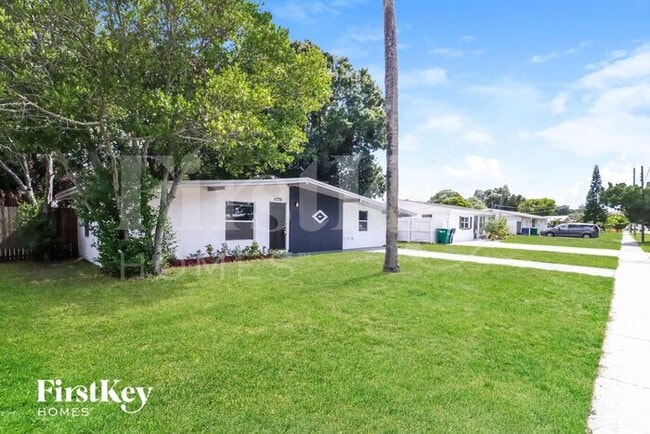 4722 W Wyoming Ave in Tampa, FL - Building Photo - Building Photo