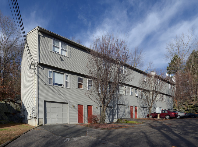 45 Berry St in Cranston, RI - Foto de edificio - Building Photo