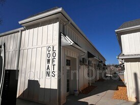 200 Cowan St in Rutherfordton, NC - Building Photo