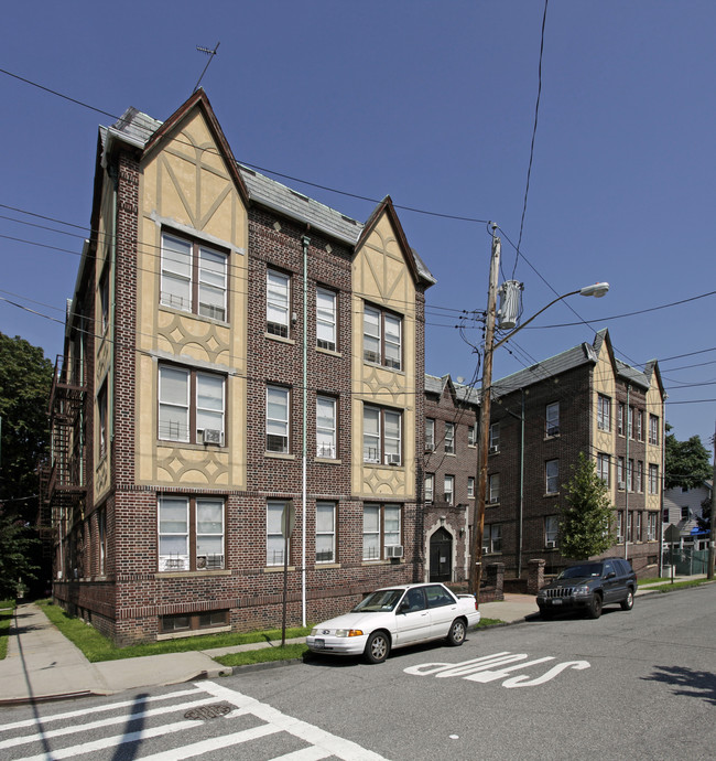 Heberton Apartments in Staten Island, NY - Building Photo - Building Photo