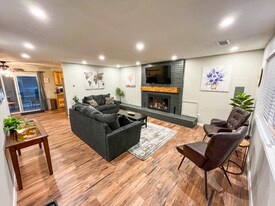 2221 Madison St, Unit 1 in Klamath Falls, OR - Building Photo