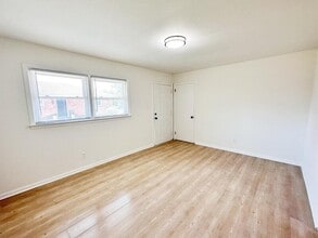 815 Dana Pl in Greensboro, NC - Building Photo - Building Photo