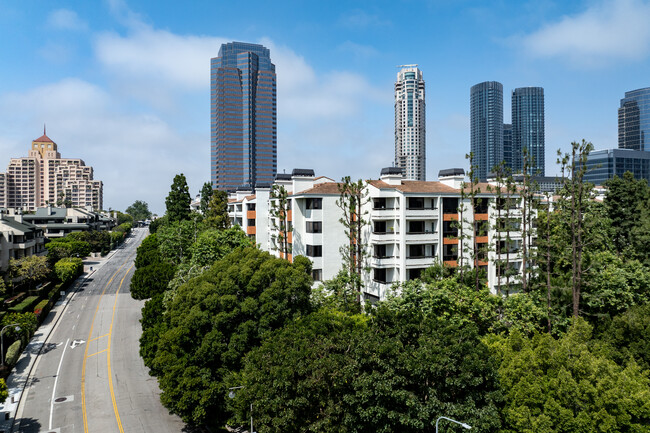 Century Woods in Los Angeles, CA - Foto de edificio - Building Photo