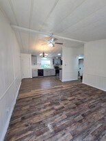 216 N Carpenter St in Mart, TX - Building Photo