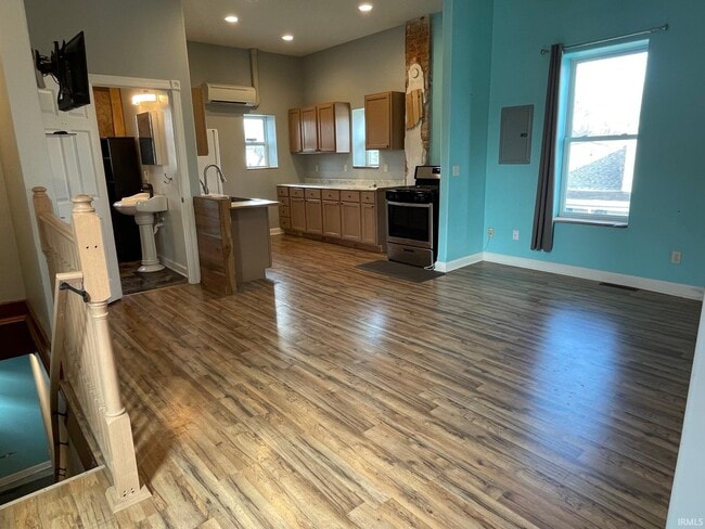 property at 1202 W Main St