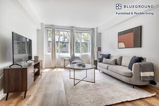 340 E 51st St in New York, NY - Building Photo