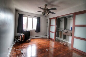 700 W Bittersweet Pl in Chicago, IL - Building Photo - Building Photo