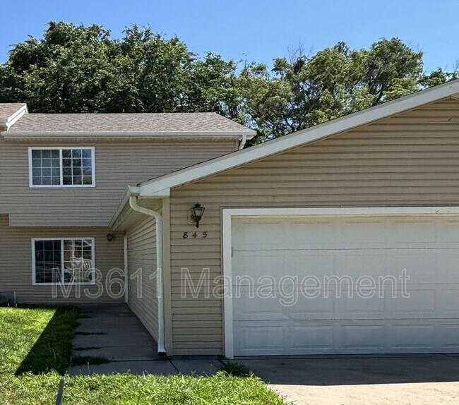 845 Hanneman Dr in Lincoln, NE - Building Photo - Building Photo