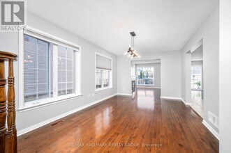 306 Tabaret St in Ottawa, ON - Building Photo - Building Photo