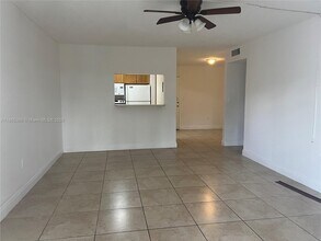 6950 W 6th Ave in Hialeah, FL - Building Photo - Building Photo