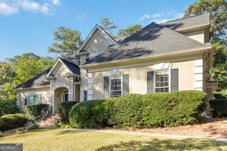 9800 Foxworth Dr in Alpharetta, GA - Foto de edificio - Building Photo