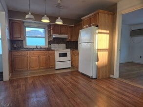 75 Newby Ave in Woodland Park, NJ - Building Photo - Building Photo